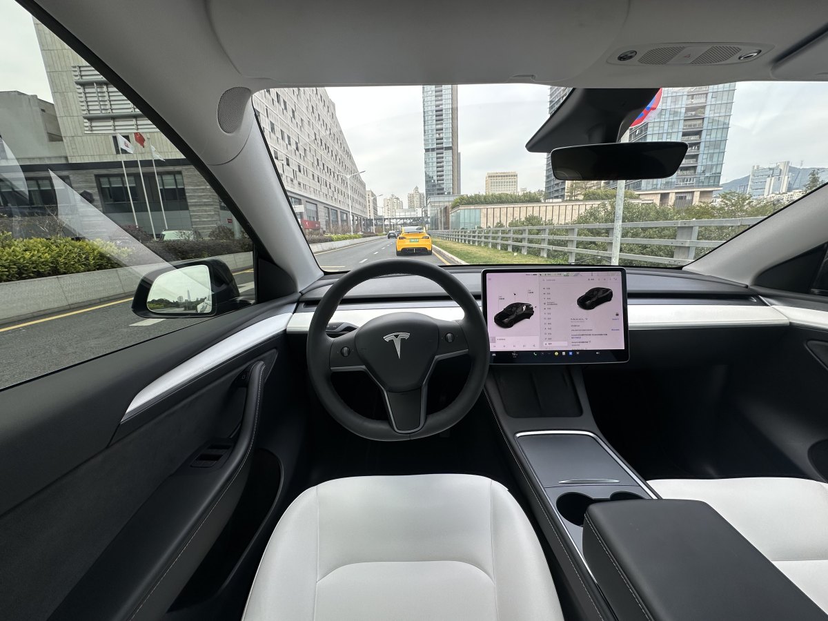 特斯拉 Model 3  2021款 改款 標準續(xù)航后驅升級版圖片