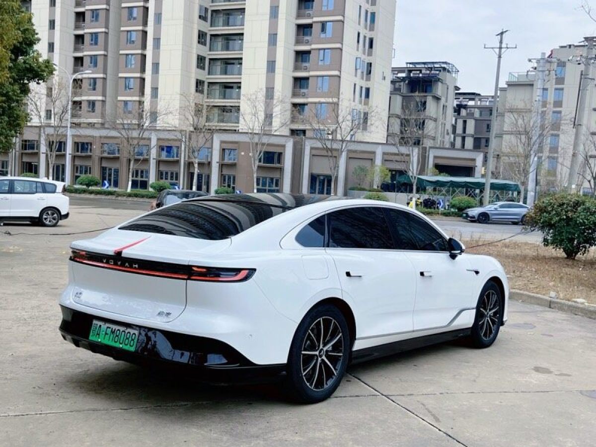 嵐圖 嵐圖追光  2024款 PHEV 四驅(qū)超長續(xù)航旗艦版圖片