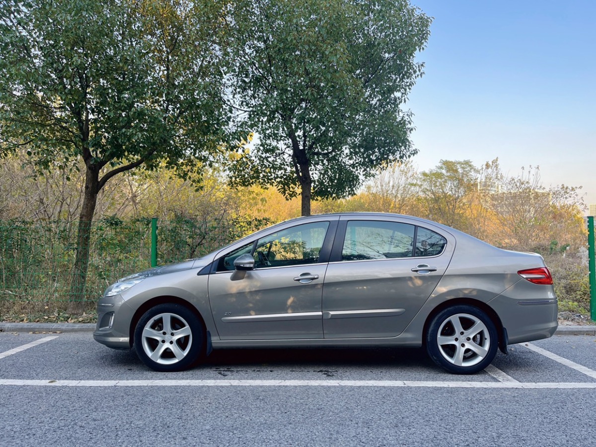 標(biāo)致 408  2013款 2.0L 自動舒適版圖片