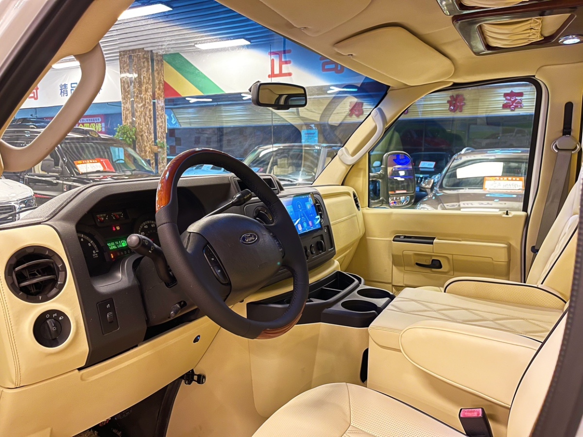 福特 E350  2011款 5.4L 鉑金限量版圖片