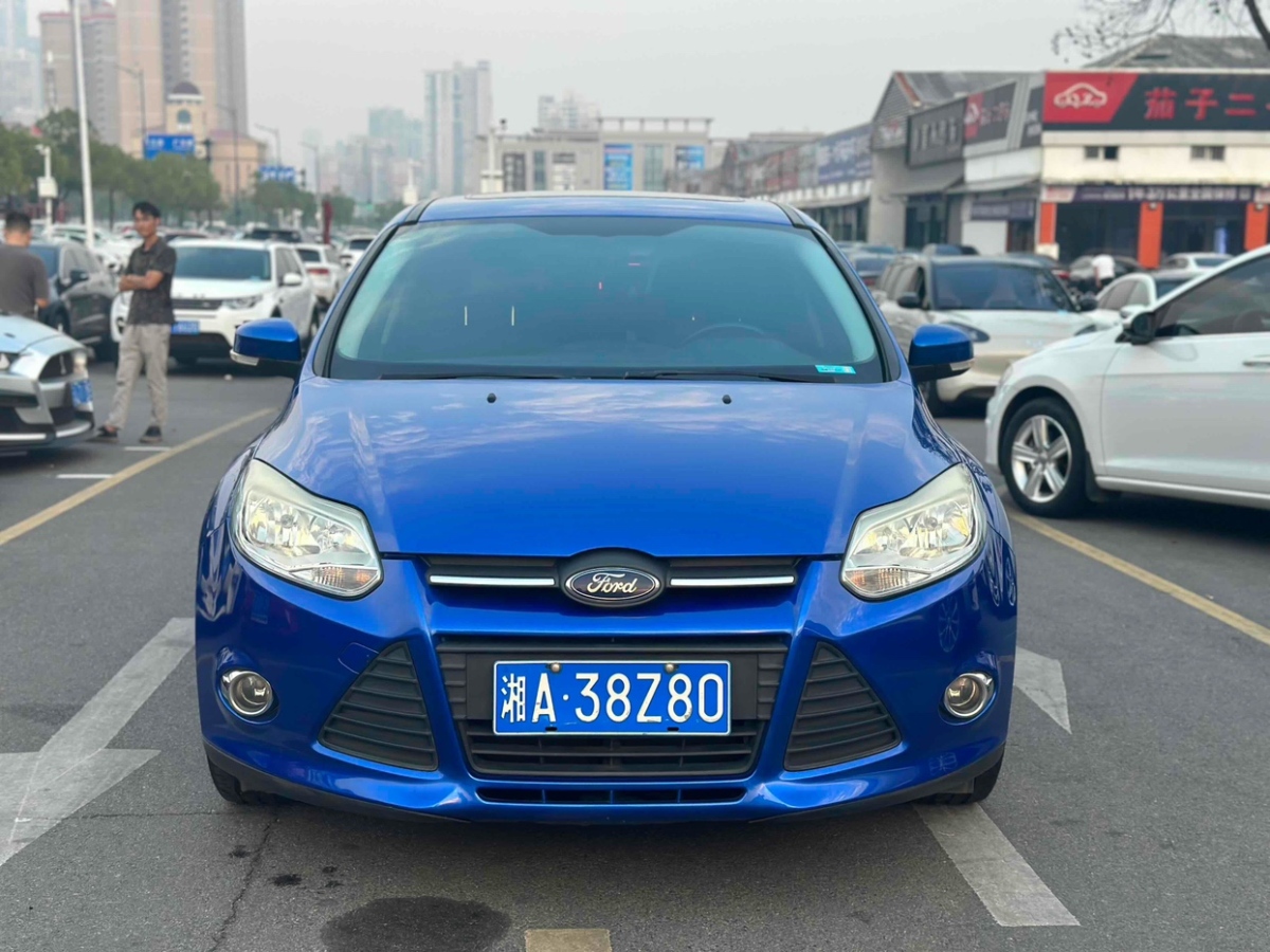 福特 ?？怂? 2012款 兩廂 1.6L 自動風尚型圖片