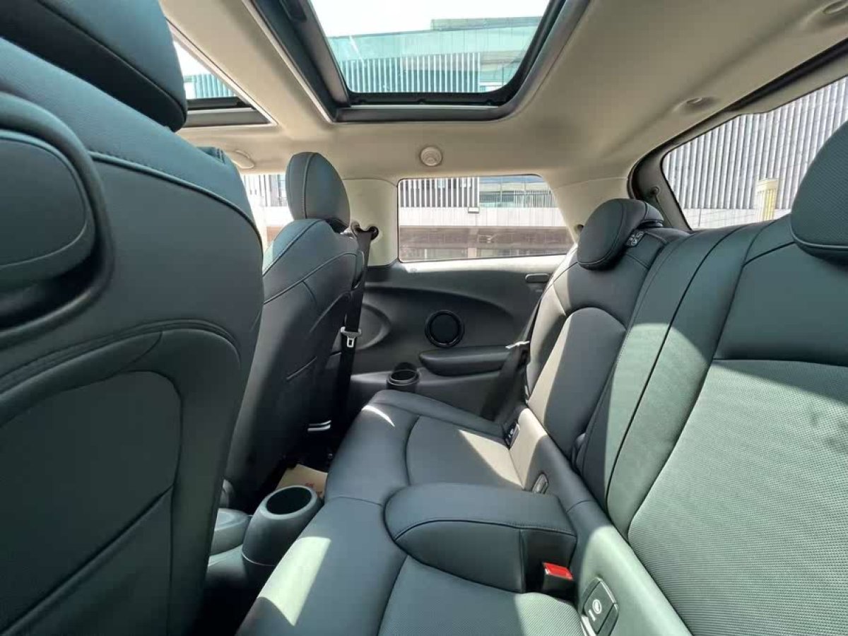 MINI MINI  2022款 改款 1.5T COOPER 經(jīng)典派圖片