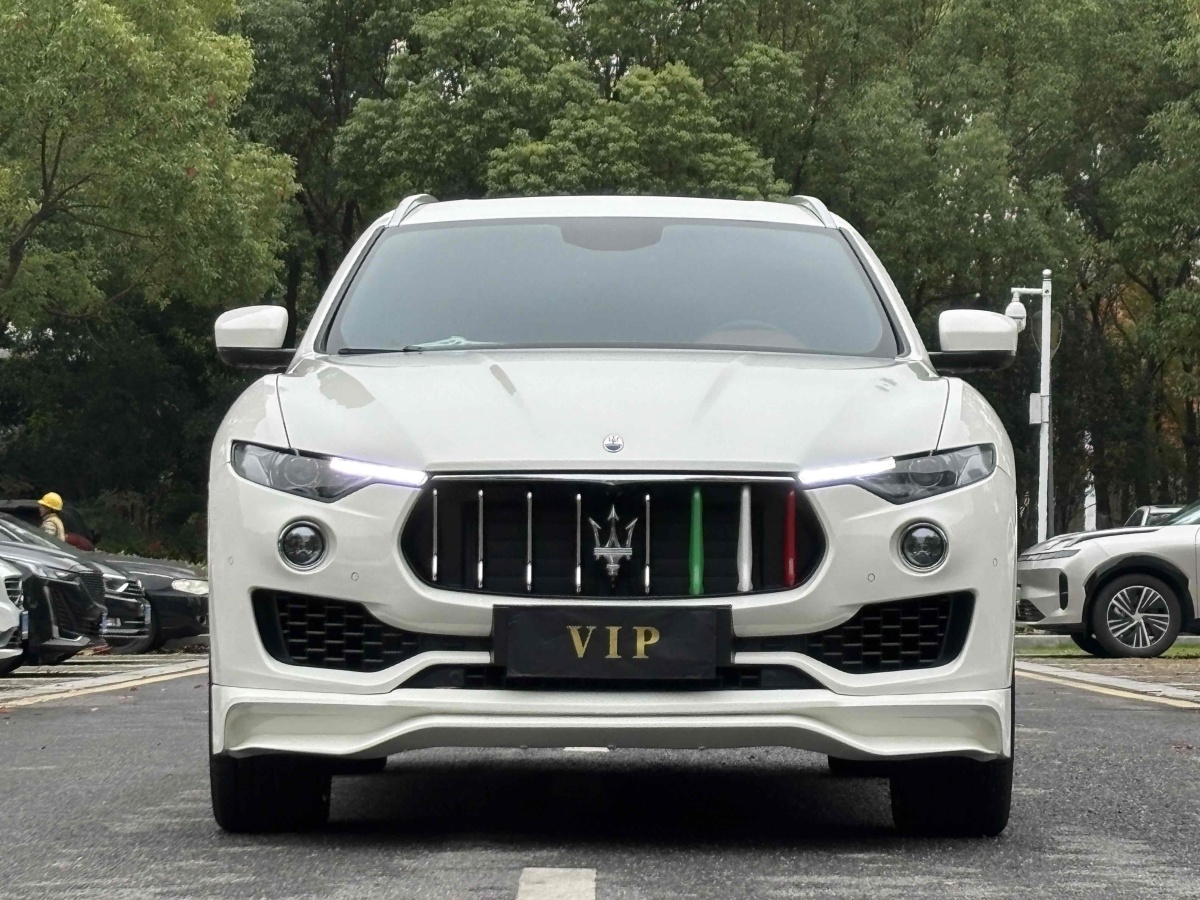 瑪莎拉蒂 Levante  2018款 3.0T 350Hp 標(biāo)準(zhǔn)版圖片