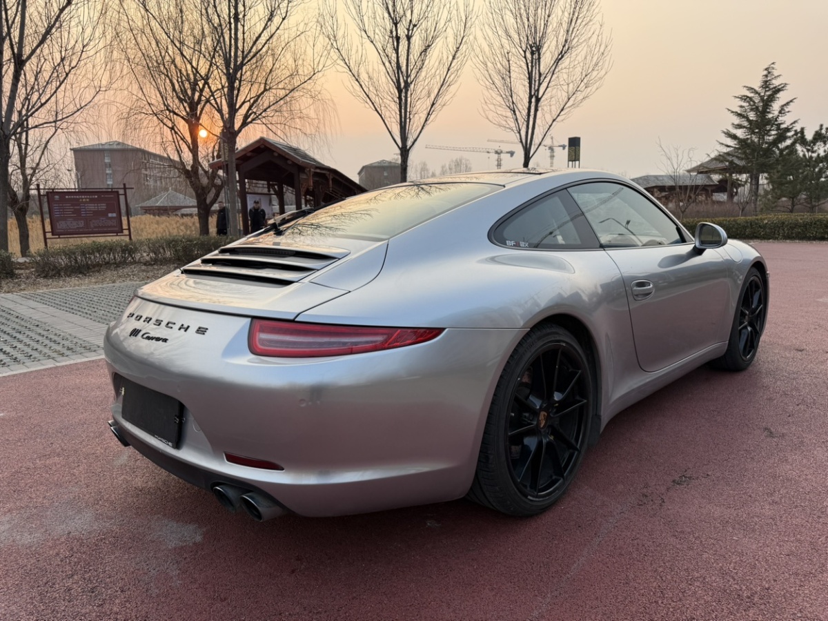 2014年12月保時(shí)捷 911  2015款 Carrera 4 3.4L Style Edition