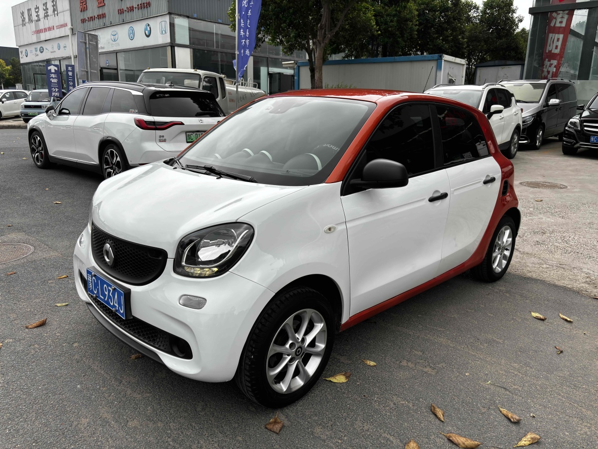 smart forfour  2016款 1.0L 52千瓦靈動(dòng)版圖片