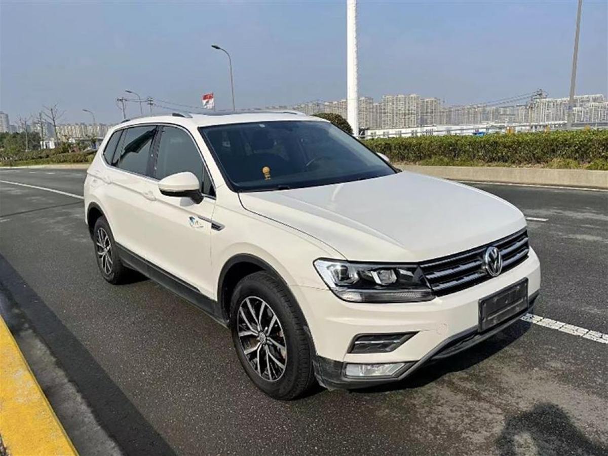 大眾 途觀L  2017款 330TSI 自動兩驅(qū)風尚版圖片