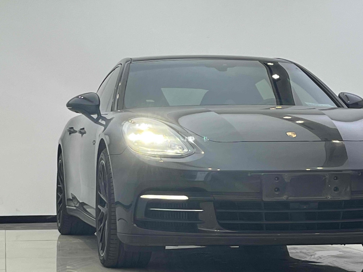 2018年10月保時捷 Panamera新能源  2017款 Panamera 4 E-Hybrid 行政加長版 2.9T