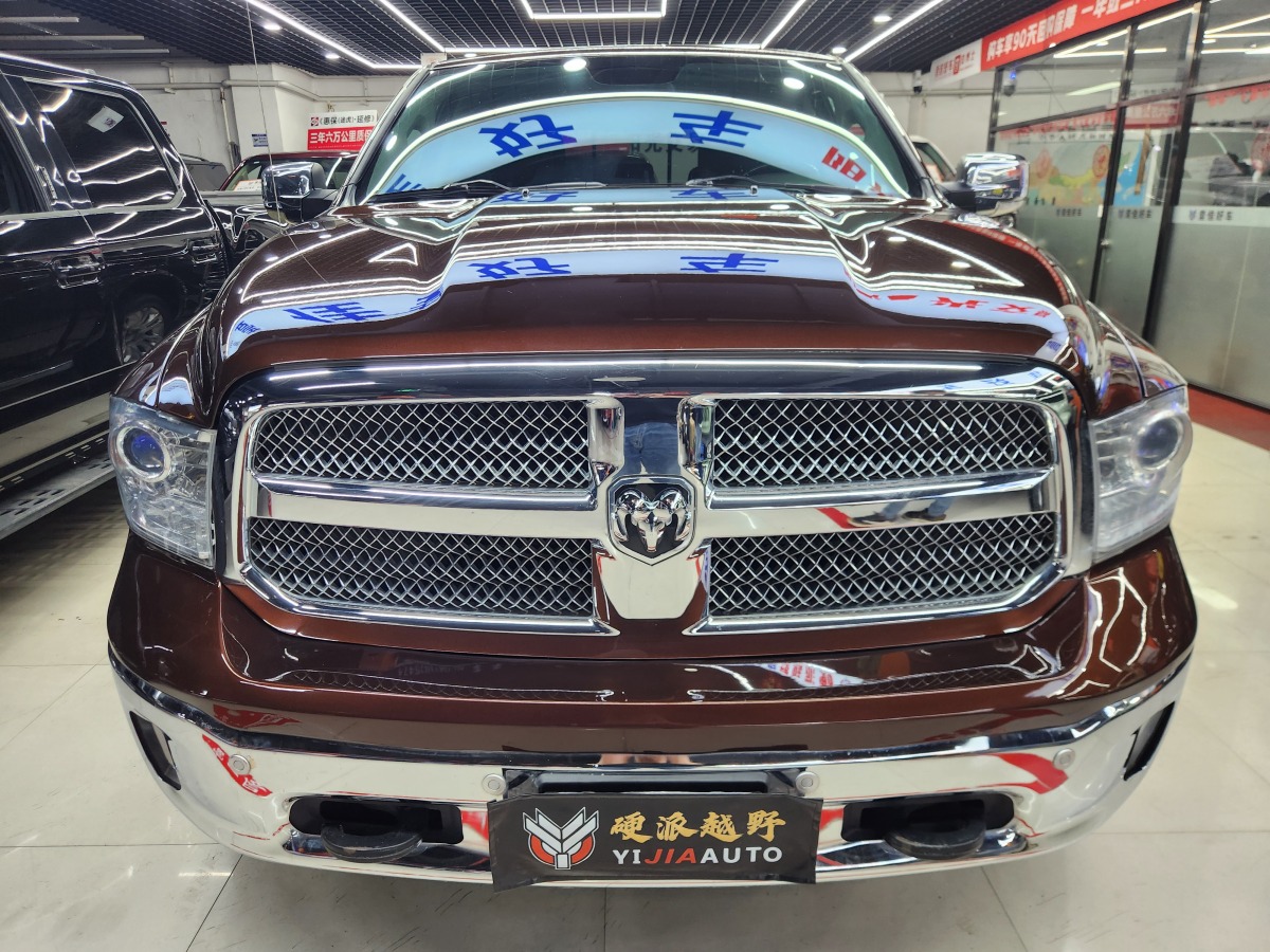 道奇 Ram  2017款 長(zhǎng)角號(hào) 5.7L 加長(zhǎng)版圖片