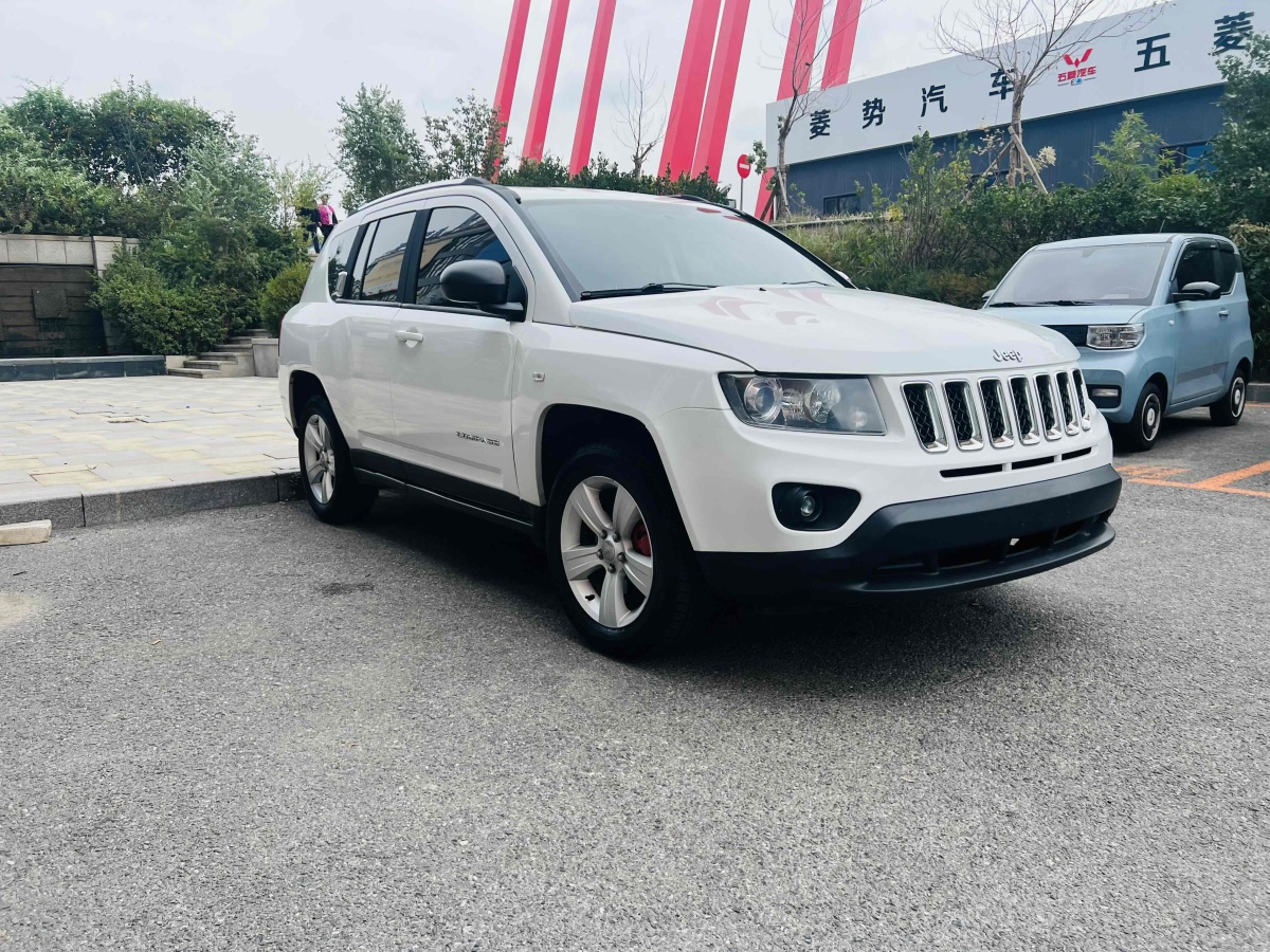 2014年5月Jeep 指南者  2014款 改款 2.0L 兩驅(qū)進(jìn)取版