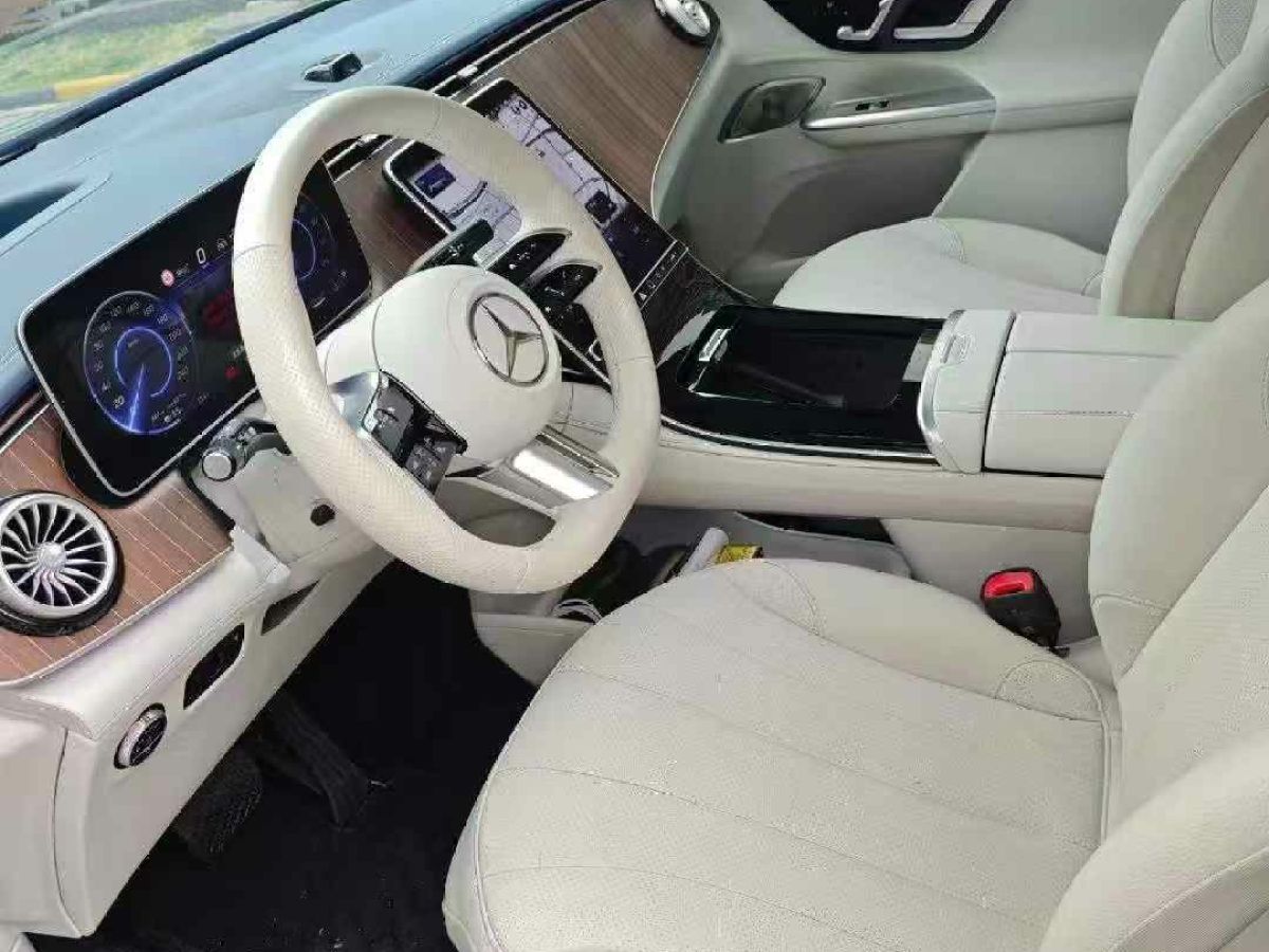 2023年1月奔馳 奔馳EQE SUV  2023款 350 4MATIC 豪華版