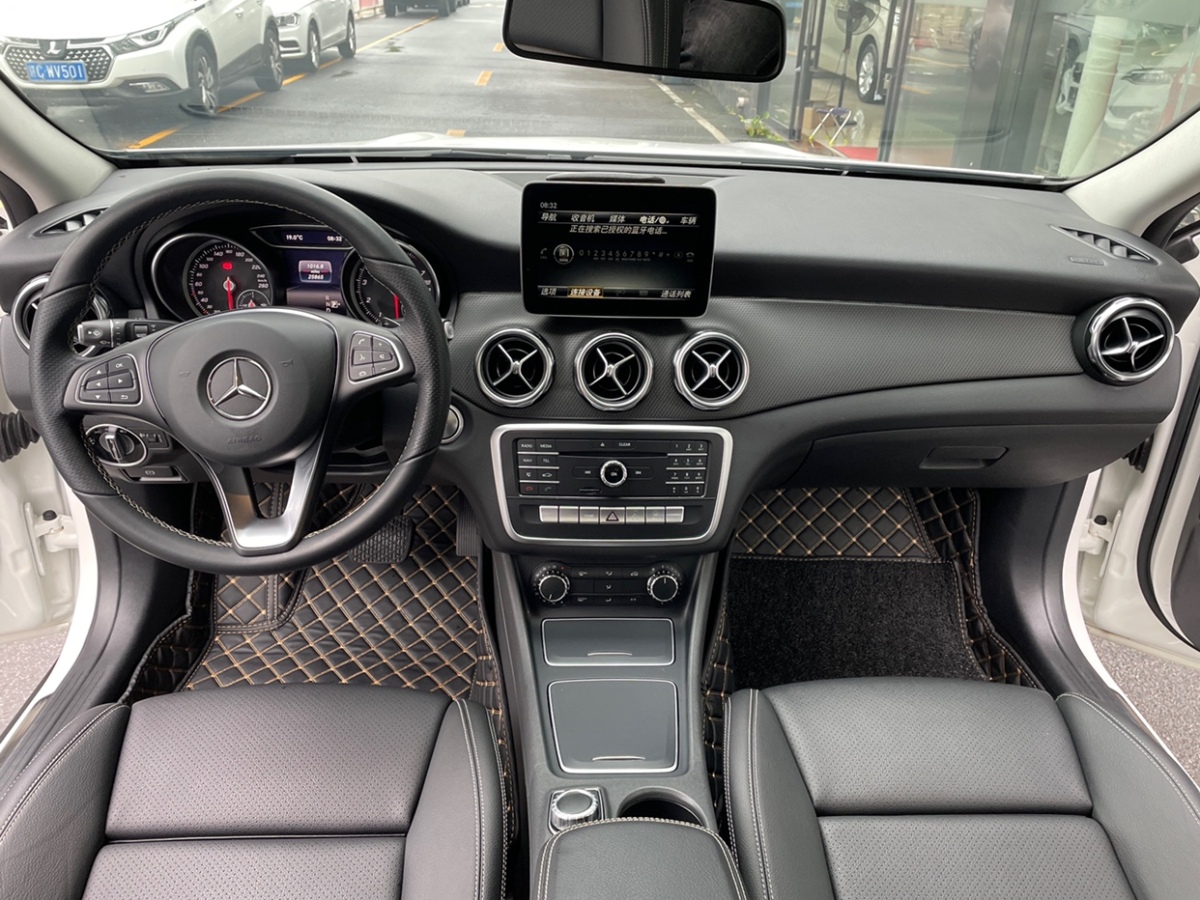 奔驰 奔驰GLA  2017款 GLA 200 动感型图片