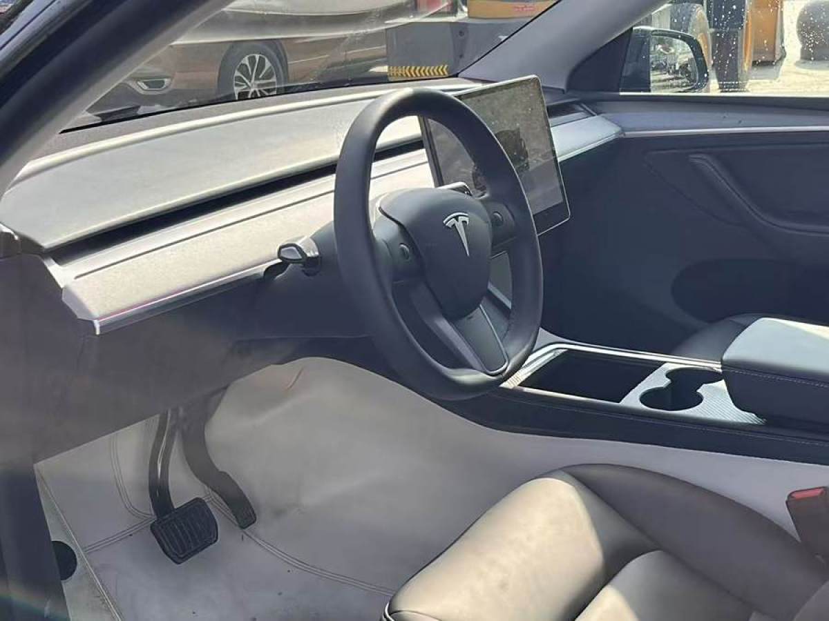 特斯拉 Model 3  2020款 改款 長(zhǎng)續(xù)航后輪驅(qū)動(dòng)版圖片