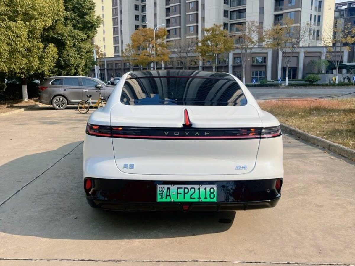 嵐圖 嵐圖追光  2024款 PHEV 四驅(qū)超長(zhǎng)續(xù)航旗艦版圖片