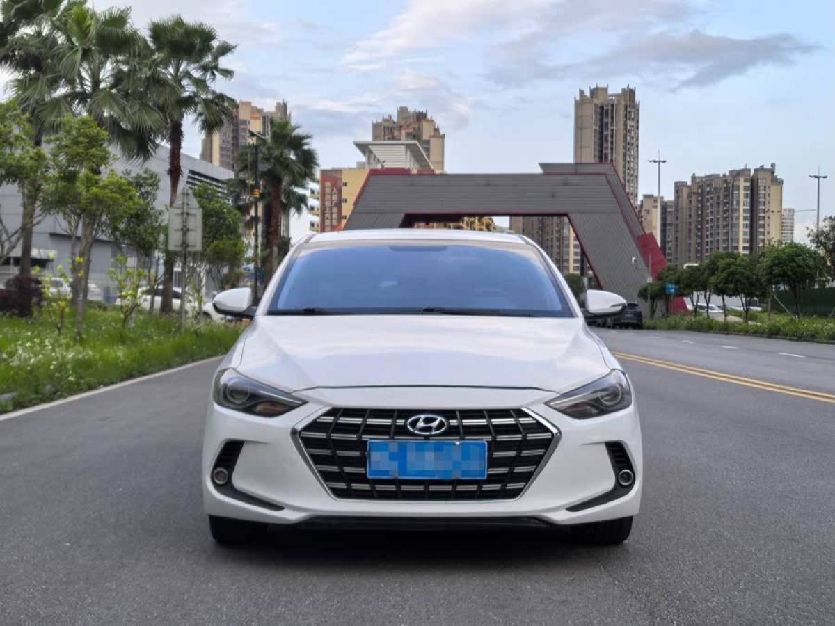現(xiàn)代 領(lǐng)動(dòng)  2019款 1.5L CVT智炫?精英型圖片