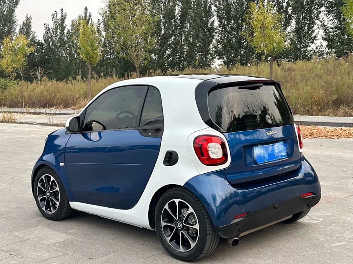 2016年9月smart fortwo  2015款 1.0L 52千瓦硬頂激情版