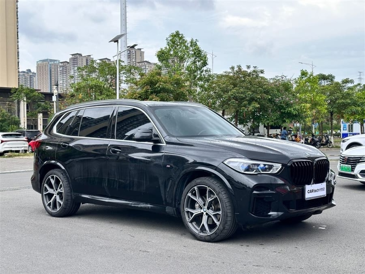 寶馬 寶馬X5  2022款 改款 xDrive 40Li M運(yùn)動(dòng)套裝圖片