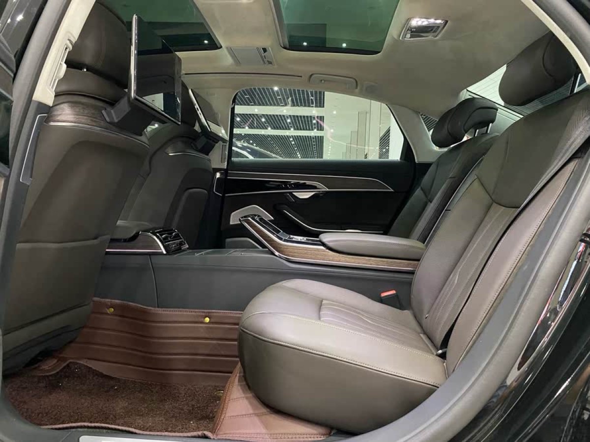 奧迪 奧迪A8  2022款 A8L 55 TFSI quattro 尊貴型典藏版圖片