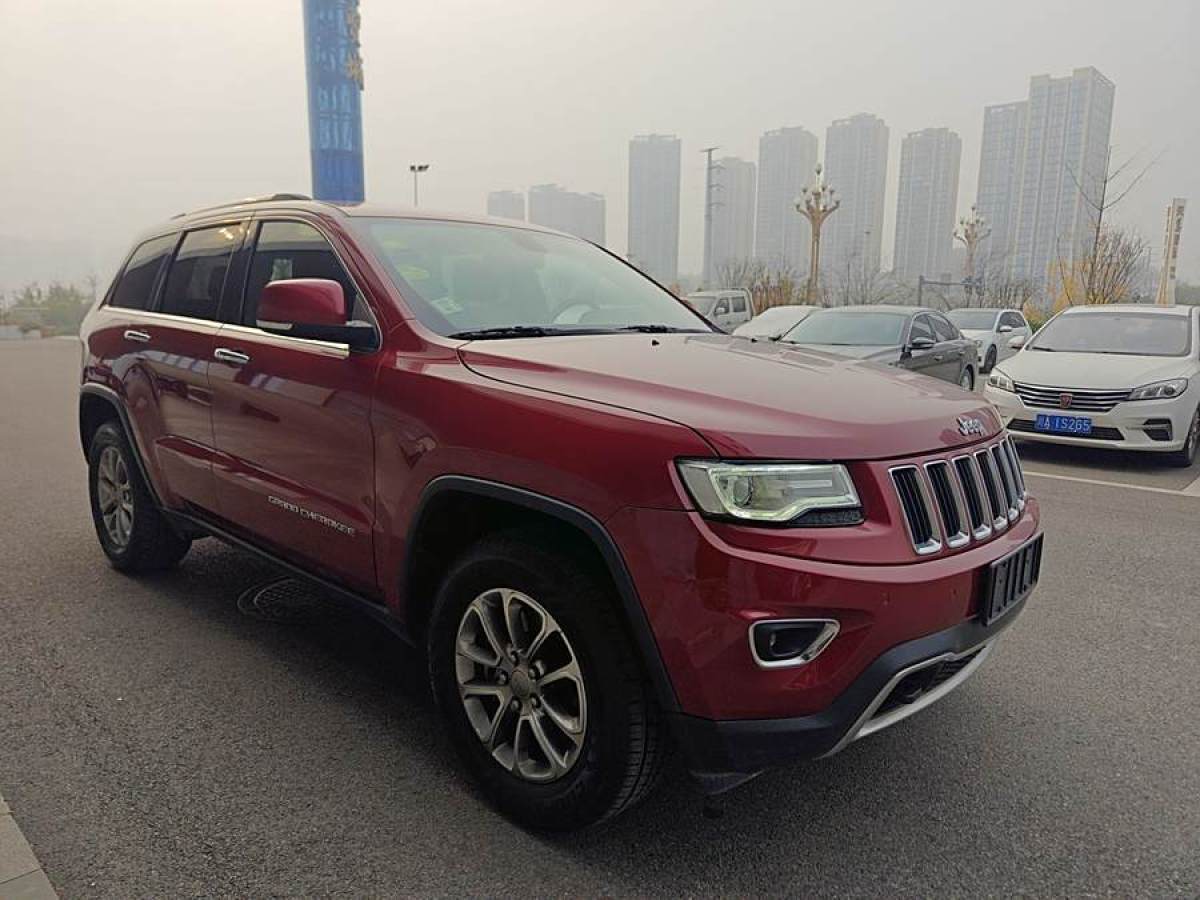 Jeep 大切諾基  2015款 3.6L 精英導(dǎo)航版圖片