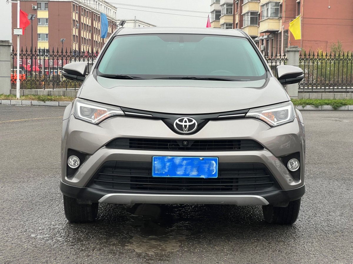 2017年10月豐田 RAV4  2016款 榮放 2.0L CVT四驅新銳版