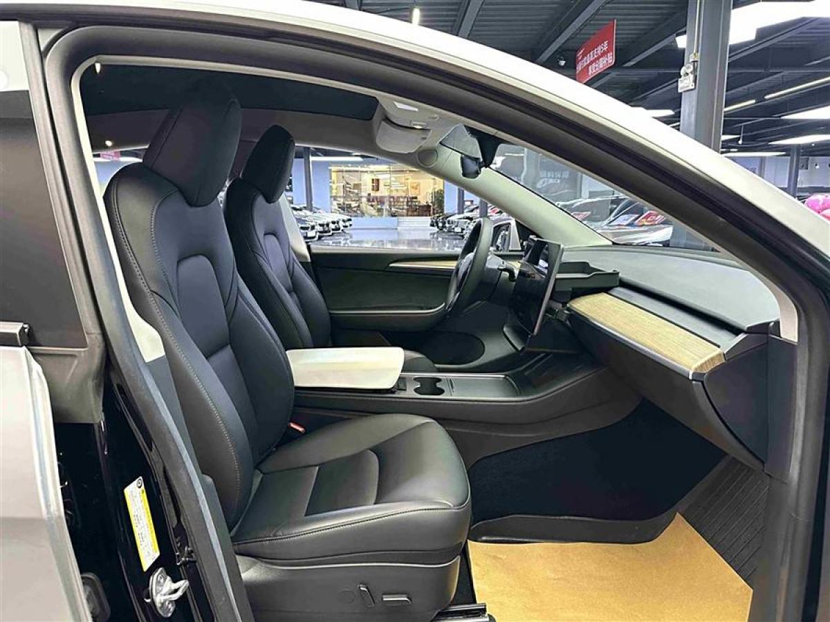 特斯拉 Model 3  2022款 后輪驅(qū)動版圖片