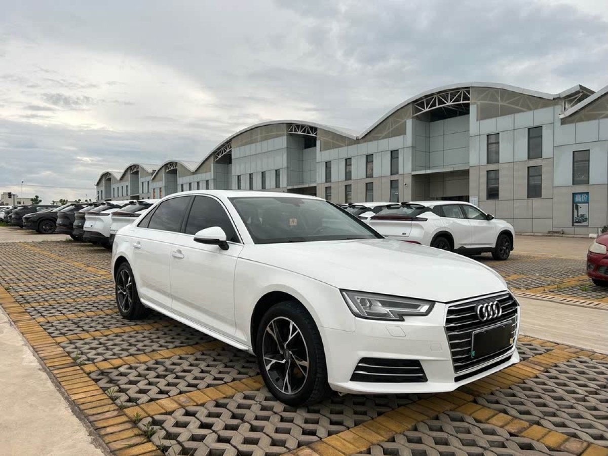 奧迪 奧迪A4L  2018款 30周年年型 40 TFSI 進(jìn)取型圖片