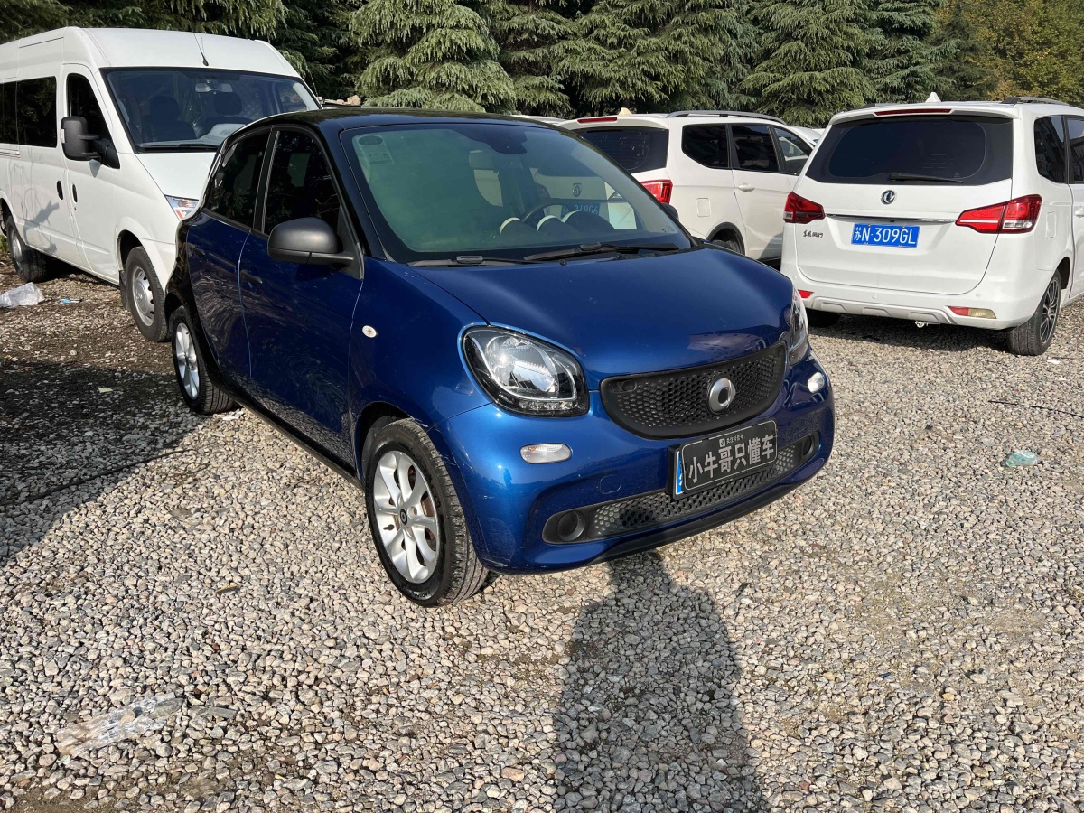 2018年10月smart forfour  2018款 0.9T 66千瓦先鋒版