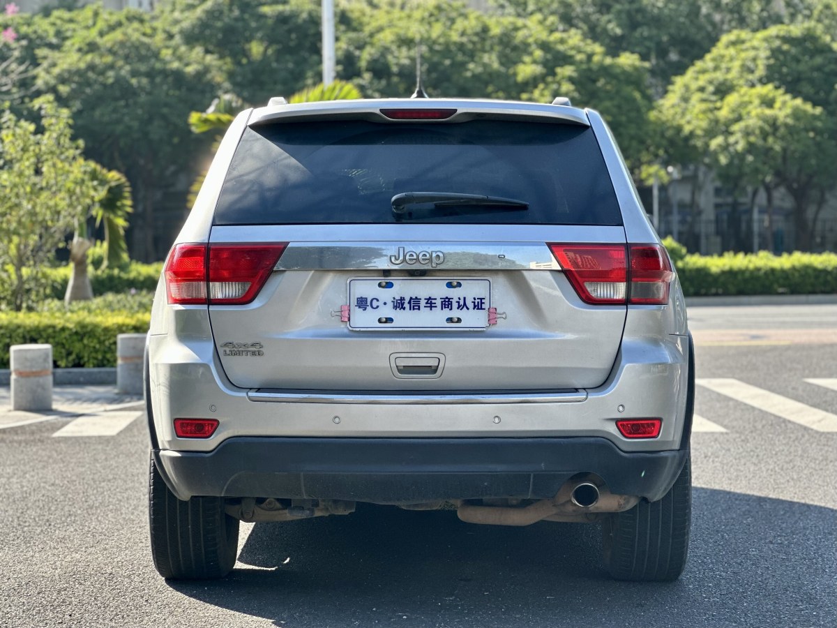 Jeep 大切諾基  2011款 改款 3.6L 豪華導(dǎo)航版圖片