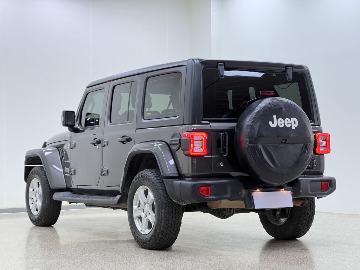 Jeep 牧馬人  2019款 2.0T Sahara 四門版 國(guó)VI圖片