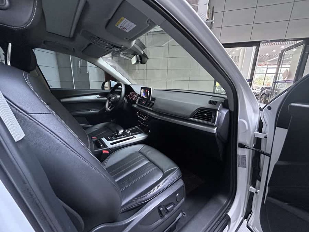 奧迪 奧迪Q5L  2020款 改款 40 TFSI 榮享時(shí)尚型圖片
