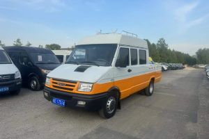 得意 依維柯  2.8T V35箱貨低頂3座43S5