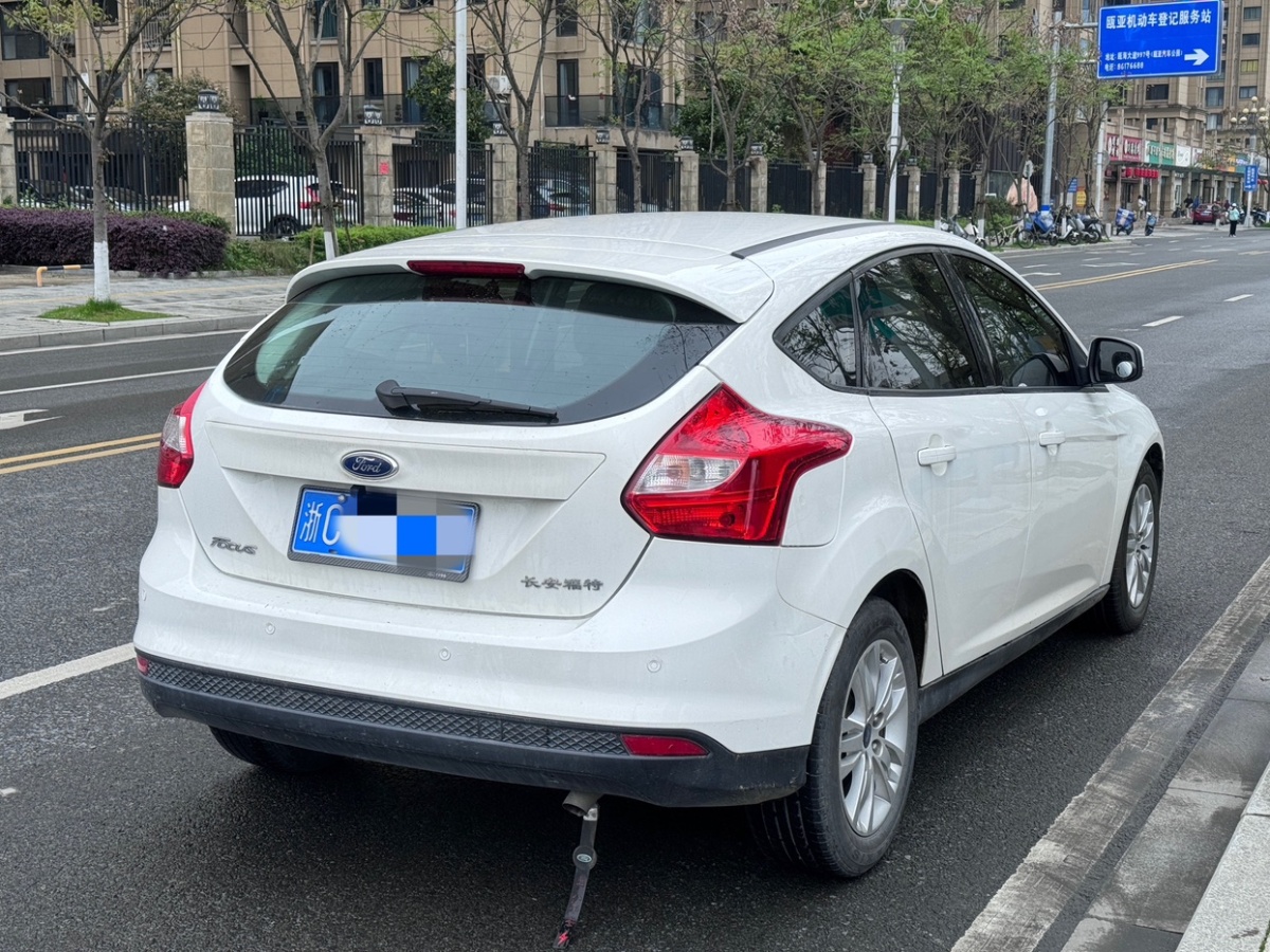 福特 福克斯  2012款 两厢 1.6L 自动舒适型图片