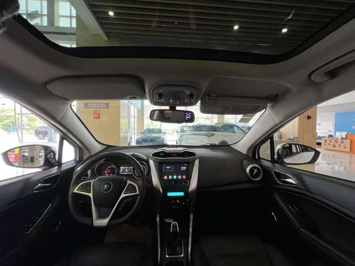 比亞迪 元新能源  2018款 EV360 智聯(lián)炫酷型圖片