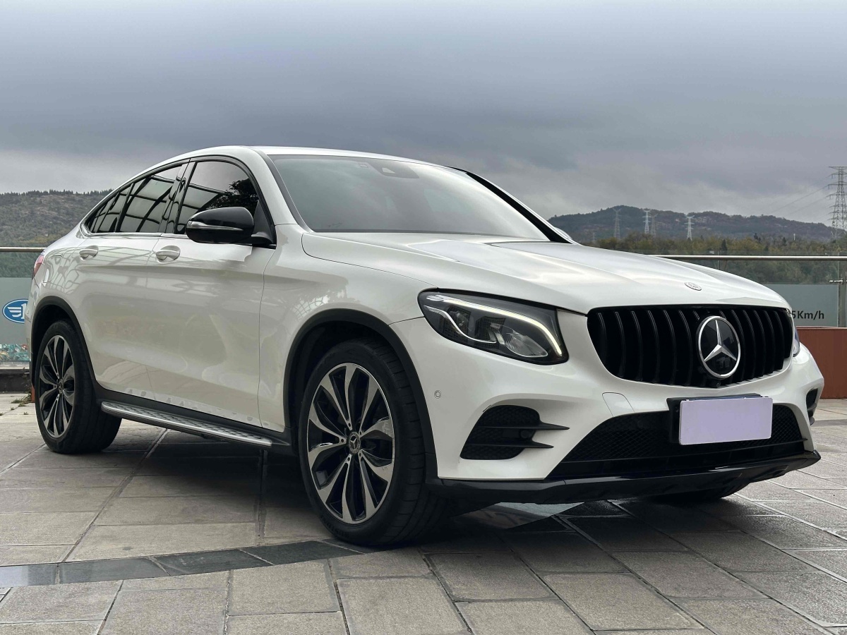 奔馳 奔馳GLC  2023款 改款 GLC 260 4MATIC 轎跑SUV圖片