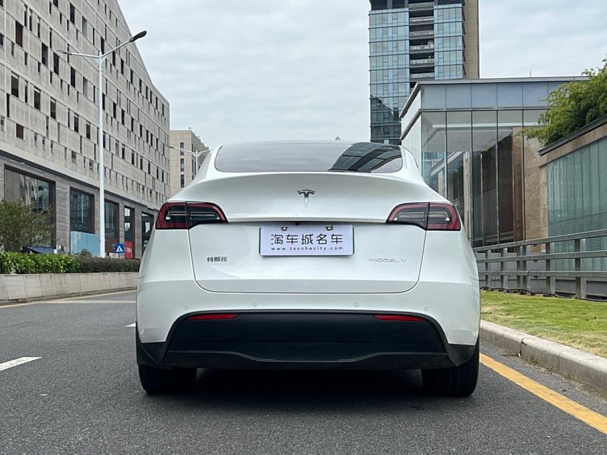 特斯拉 Model Y  2022款 后輪驅(qū)動(dòng)版圖片