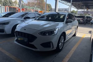 ?？怂?福特 三廂 EcoBoost 180 自動鋒潮型