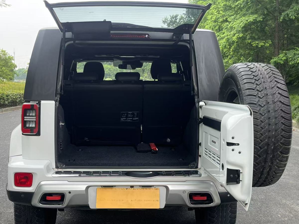 北京 BJ40  2019款  PLUS 2.3T 自動(dòng)四驅(qū)尊享版 國VI圖片