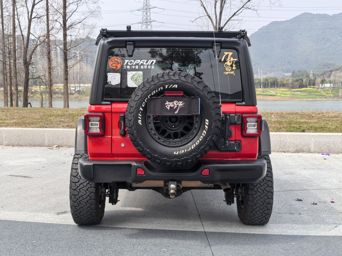 Jeep 牧馬人  2019款 2.0T Sahara 四門版 國(guó)VI圖片