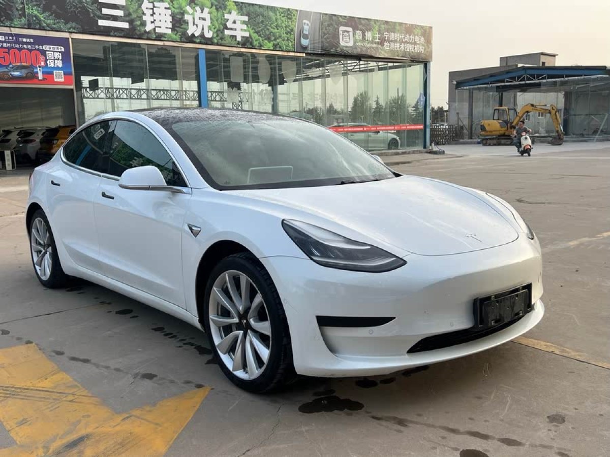 特斯拉 Model 3  2019款 標(biāo)準(zhǔn)續(xù)航后驅(qū)升級版圖片