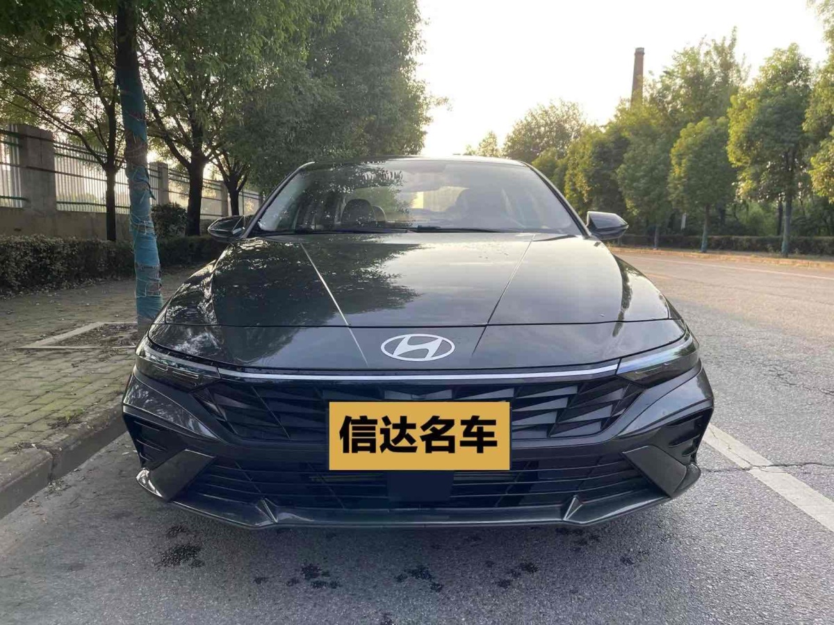 现代 伊兰特  2023款 1.5L CVT LUX尊贵版图片