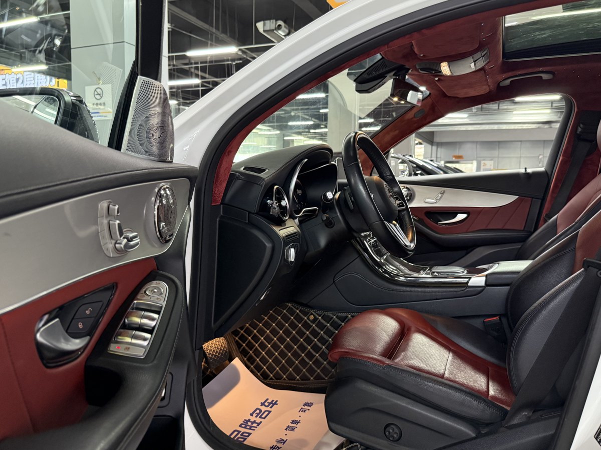 奔馳 奔馳GLC  2023款 改款 GLC 260 4MATIC 轎跑SUV圖片