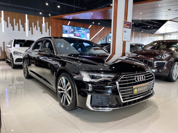 奥迪 奥迪A6L  2019款 45 TFSI 臻选动感型