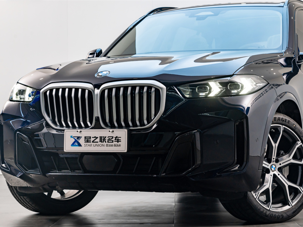 寶馬X5 23款 xDrive 30Li 尊享型M運(yùn)動矅夜套裝圖片