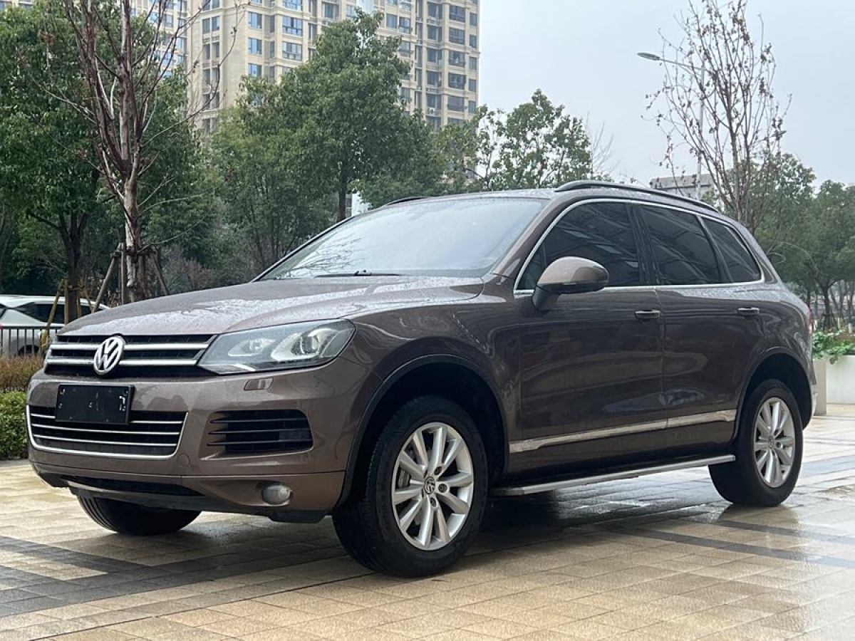 大眾 途銳  2014款 3.0TSI 黑色探險(xiǎn)者圖片