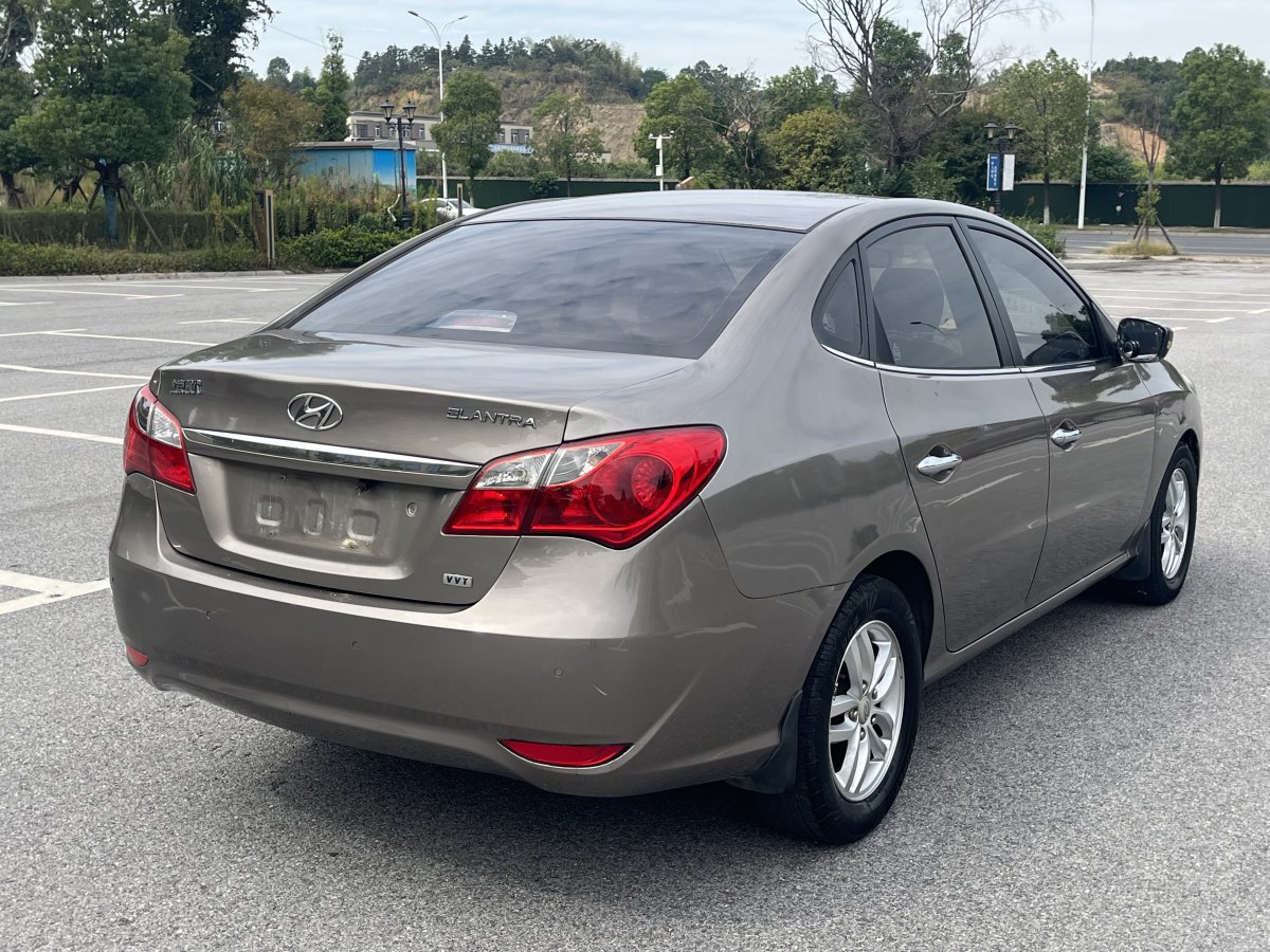 現(xiàn)代 悅動  2011款 1.6L 自動豪華型圖片