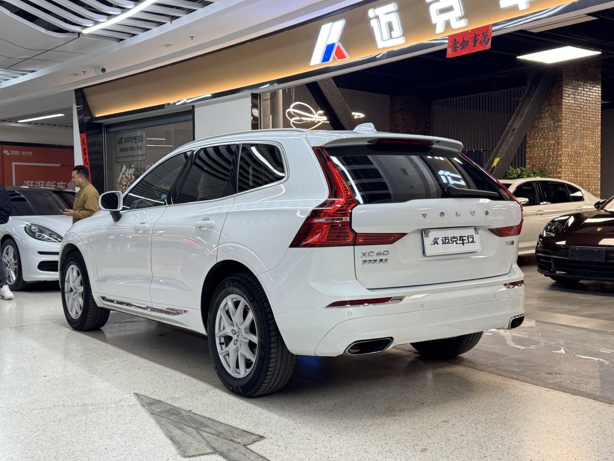 2020年6月沃爾沃 XC60  2020款 T5 四驅(qū)智逸豪華版