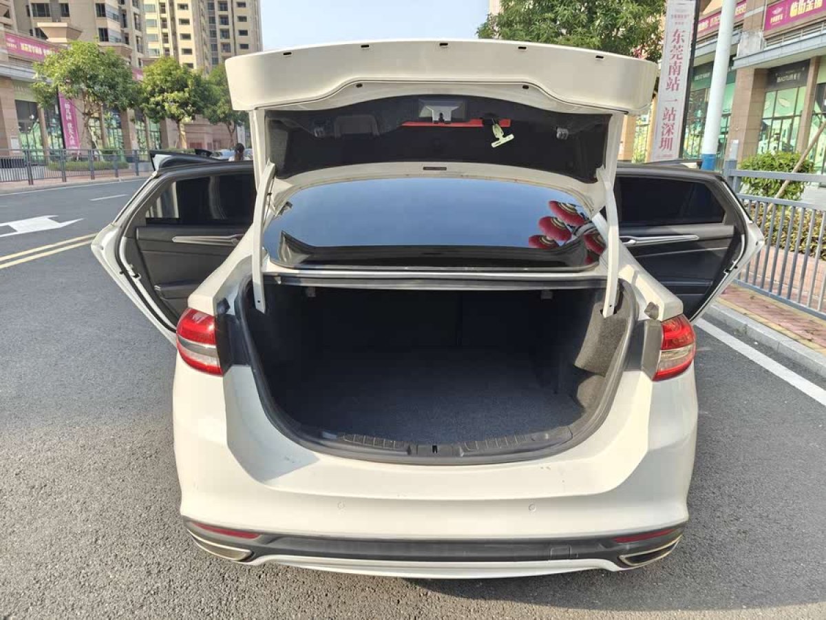 福特 蒙迪歐  2017款 改款 EcoBoost 180 時(shí)尚型圖片