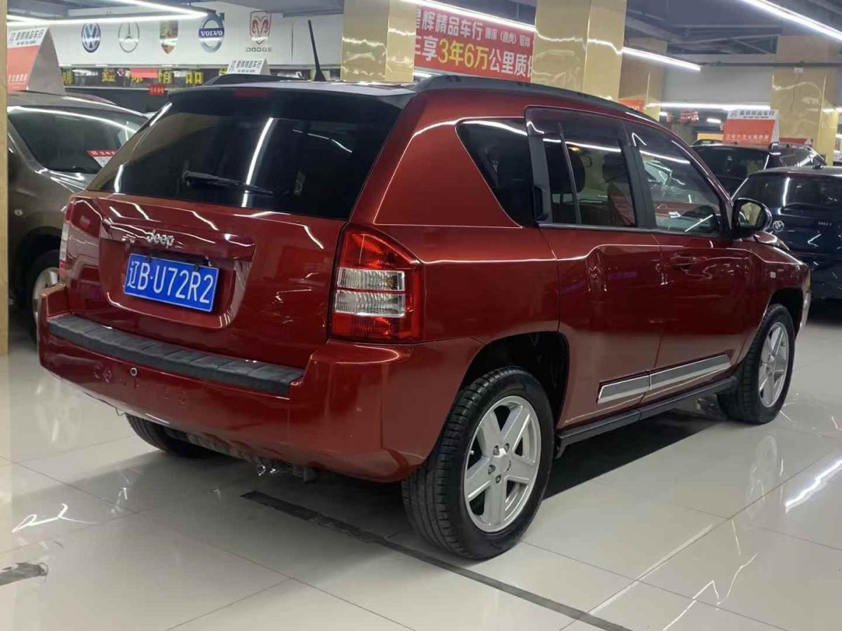 Jeep 指南者  2011款 2.0L 兩驅(qū)運(yùn)動(dòng)版圖片