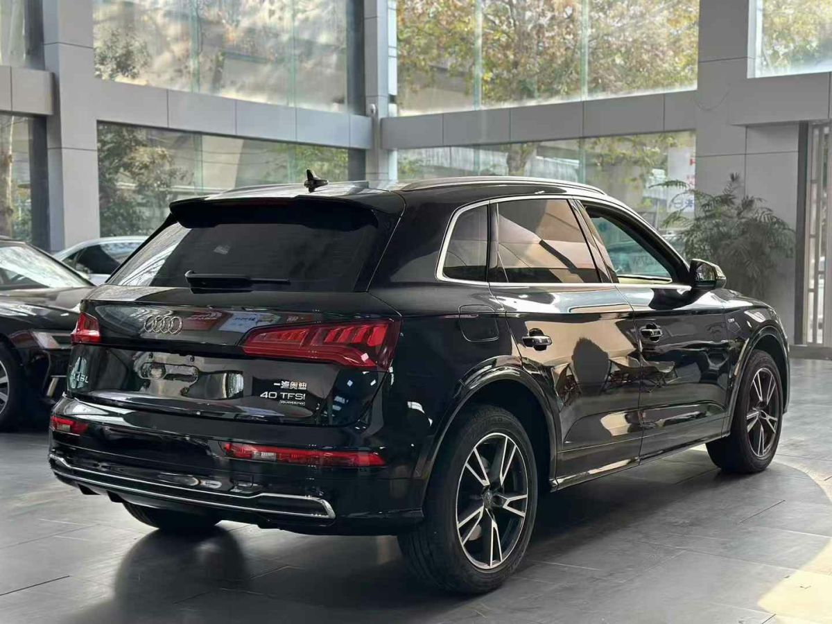 奧迪 奧迪Q3  2019款  35 TFSI 時尚動感型圖片