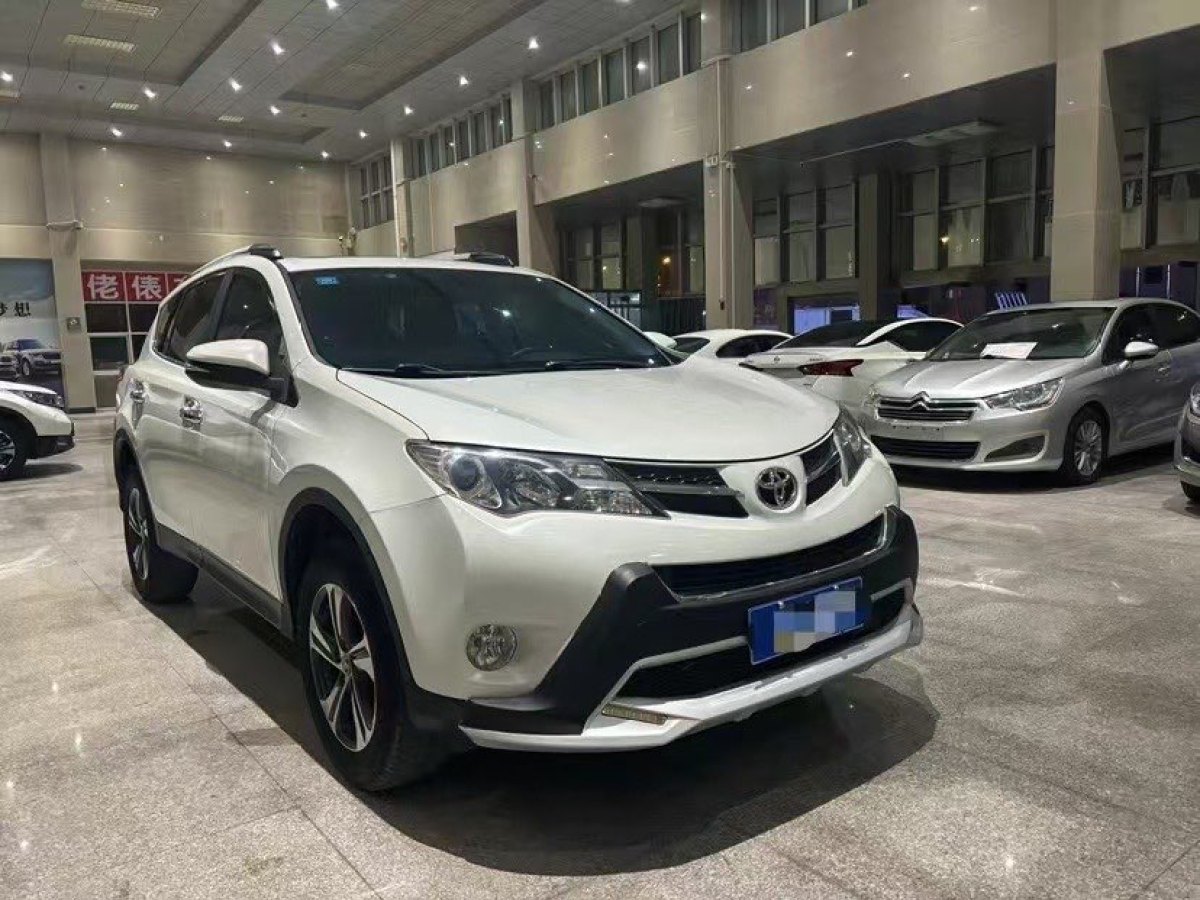 豐田 RAV4  2018款 榮放 2.0L CVT兩驅(qū)風(fēng)尚版圖片