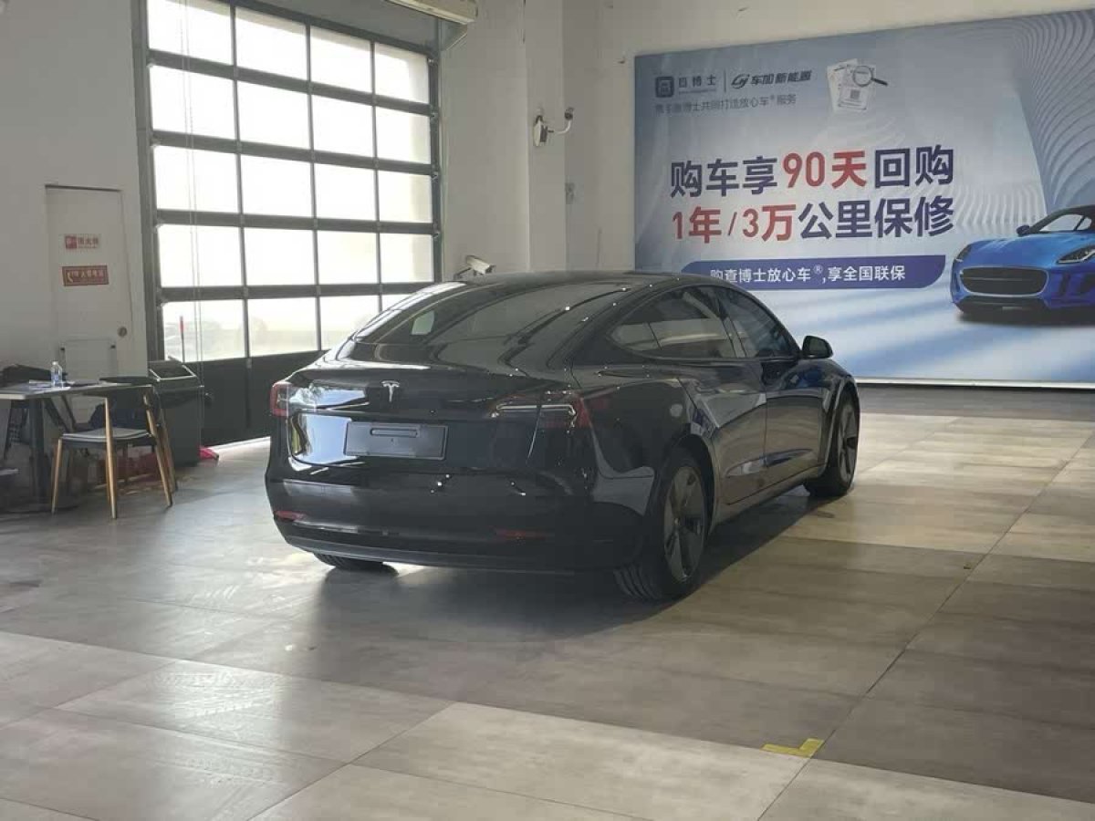 特斯拉 Model 3  2021款 改款 標(biāo)準(zhǔn)續(xù)航后驅(qū)升級(jí)版圖片